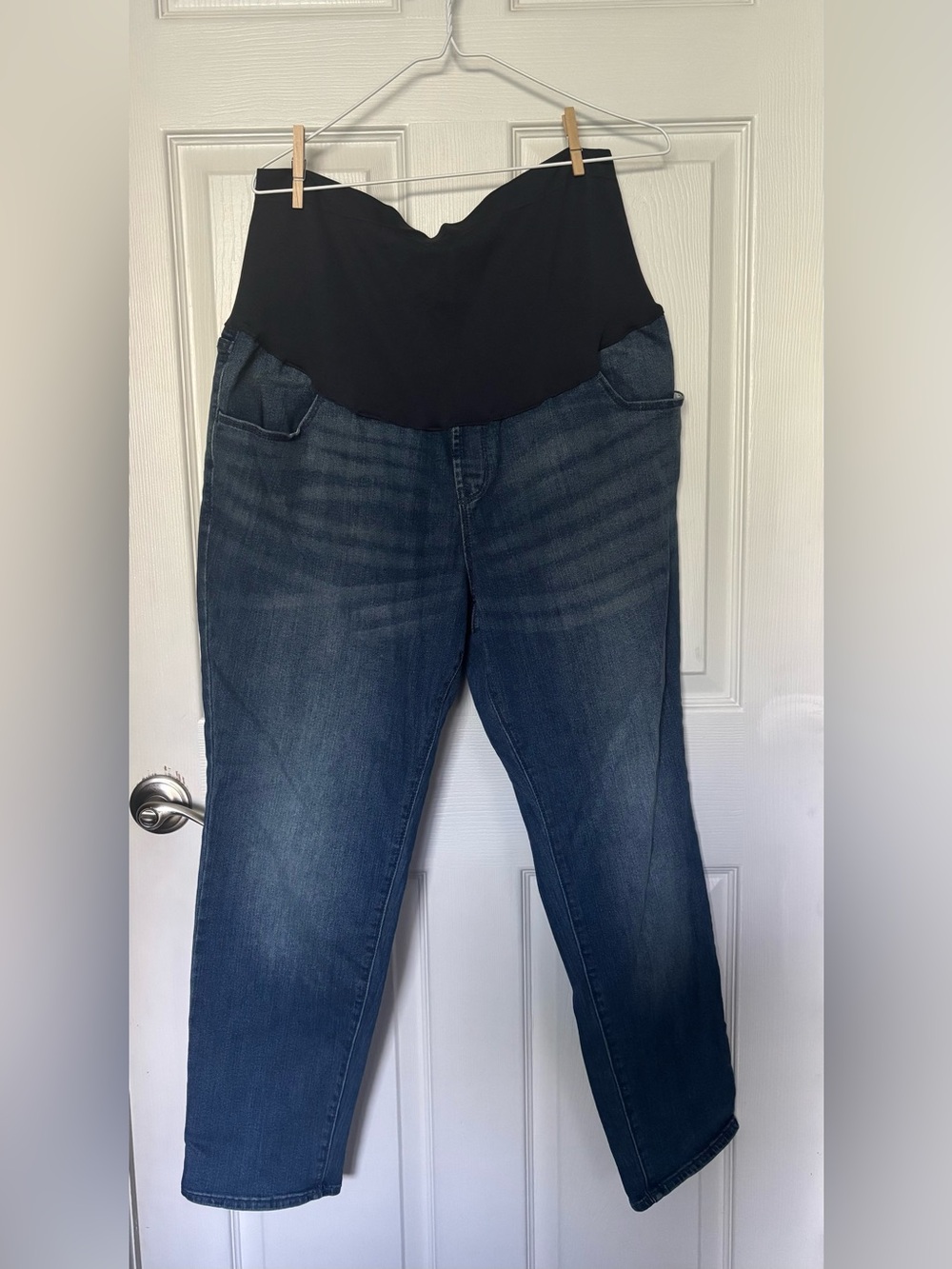 Maternity Old Navy wow straight 18 SHORT inseam jeans